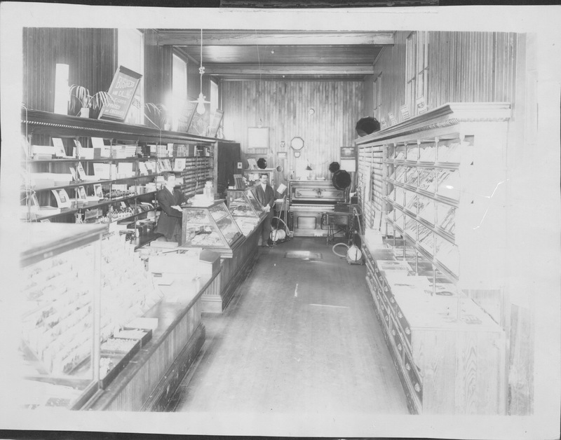 Dudley & Beckwith store c1930.jpg Dudley & Beckwith store c1930.jpg