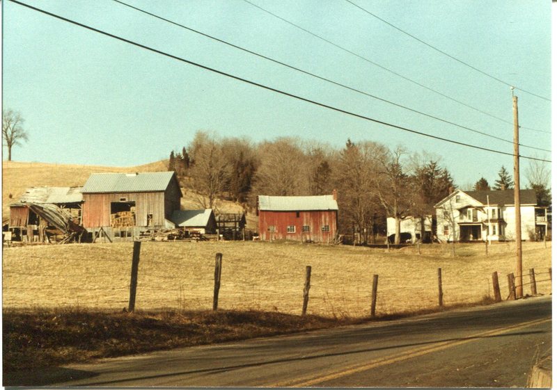 Chittenden Farm Route 77 near Lake Quonnipaug March 19, 1985.jpg Chittenden Farm Route 77 near Lake Quonnipaug March 19, 1985.jpg