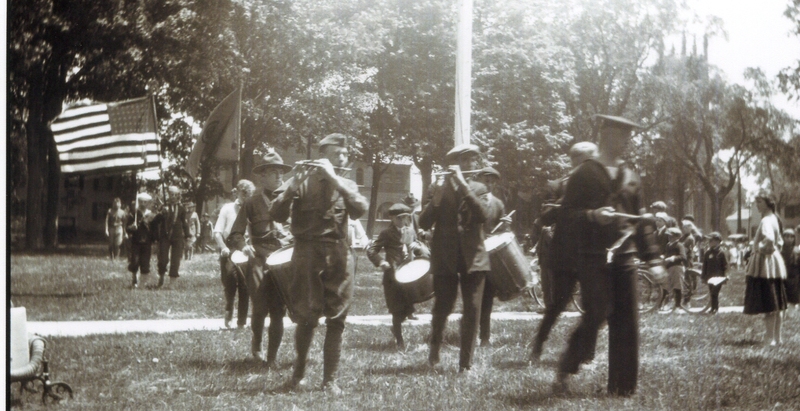 Marching band on Green Whiteman 23.jpg Marching band on Green Whiteman 23.jpg