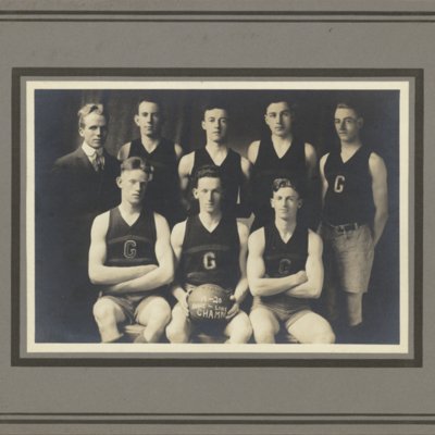 Photo Guilford Basketball Town Team 1919-1920.jpg